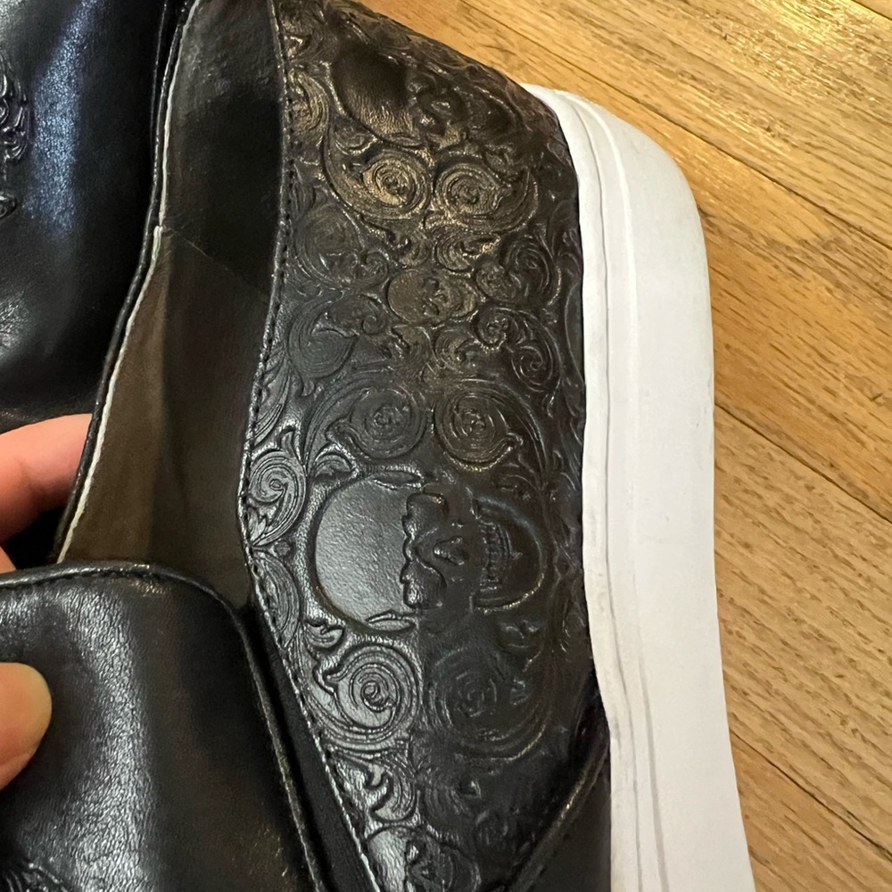 Robert Graham Embossed Skull Leather Shoes - Picture 3 of 16